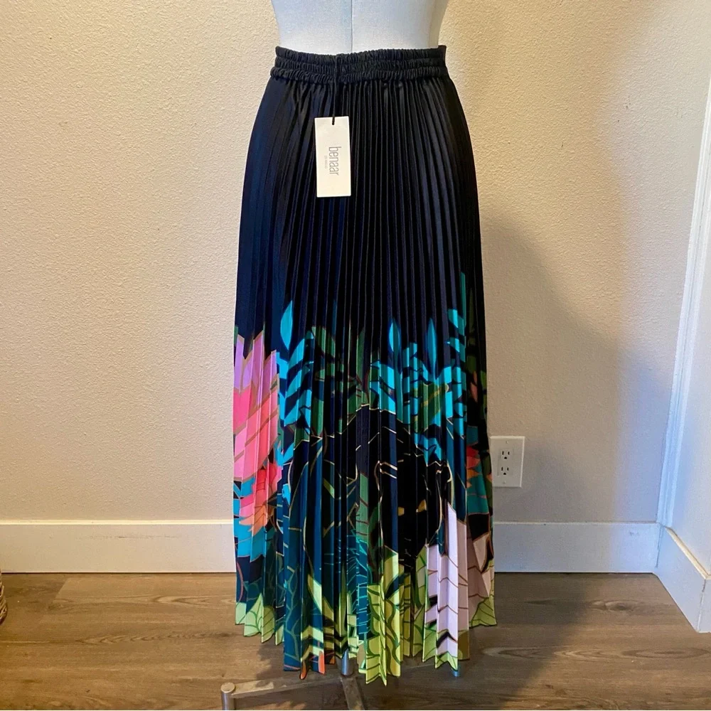 Benaar Los Angeles Pleated Panther Maxi Skirt Black and Floral Print - Picture 4 of 7